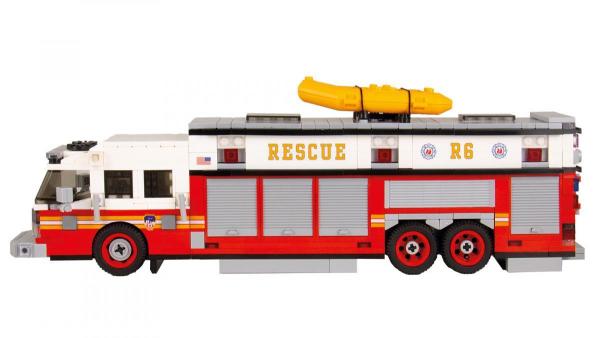 Fire truck Commander Heavy Rescue red/white