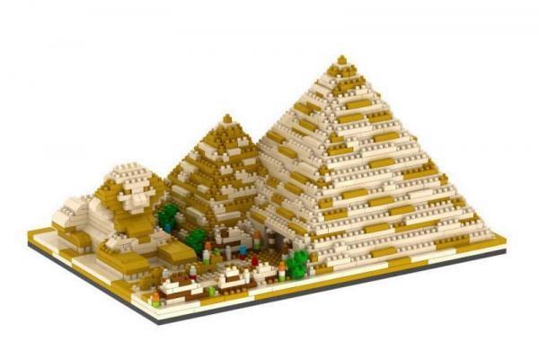 Egyptian Pyramid (diamond blocks)