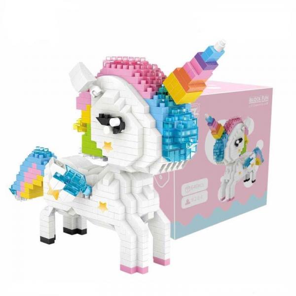 Rainbow Unicorn (diamond blocks)