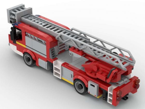 Low-floor fire brigade ladder truck