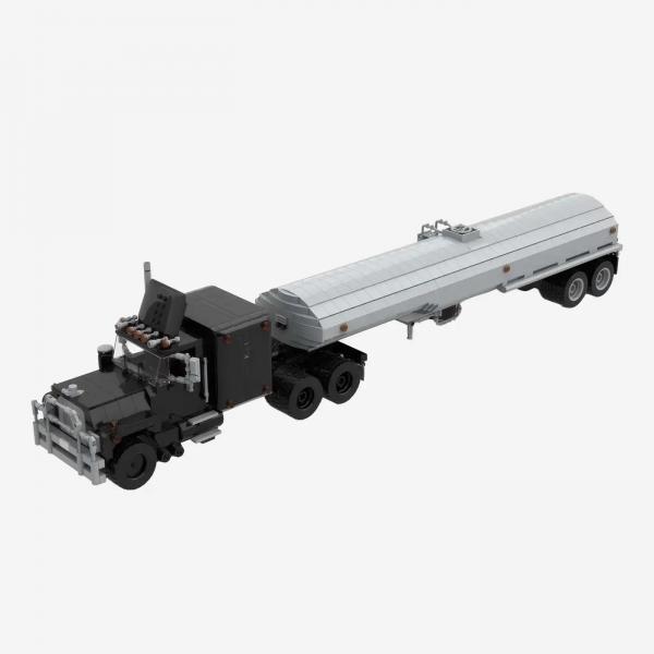Klassischer schwarzer LKW mit Trailer
