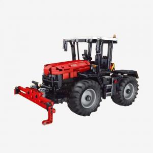 Tractor red/white with attachments