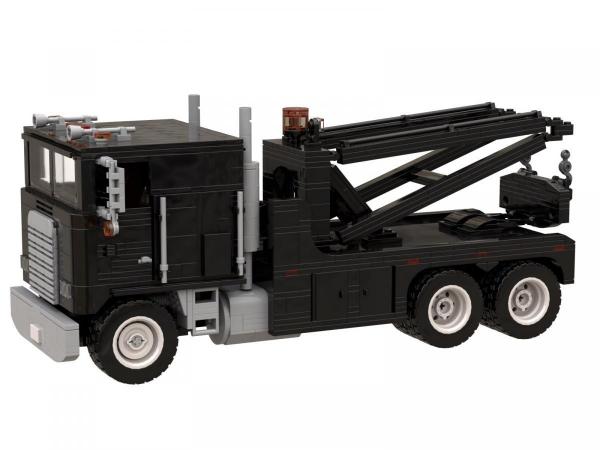 US black tow truck