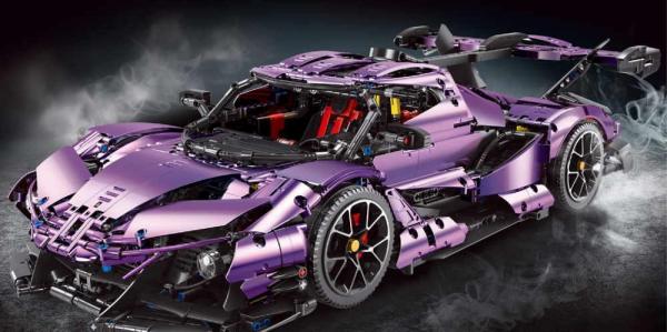 Supersportscar in purple