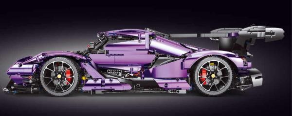 Supersportscar in purple