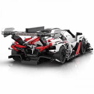 Supersportwagen in weiß/rot/schwarz
