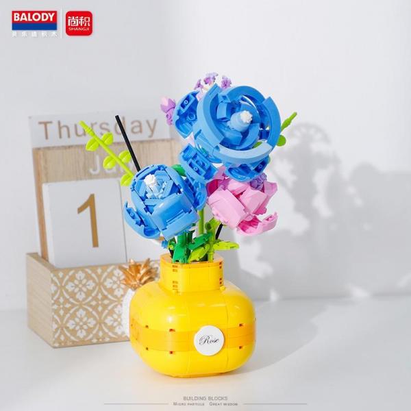 Roses in a vase (mini blocks)