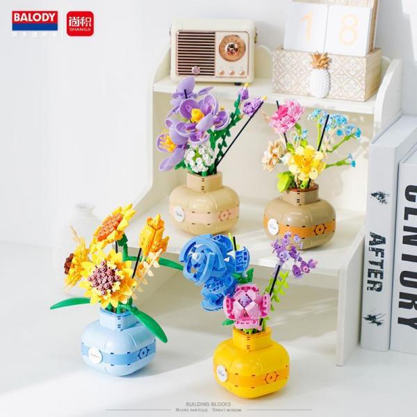 Cut flowers in vase (mini blocks)