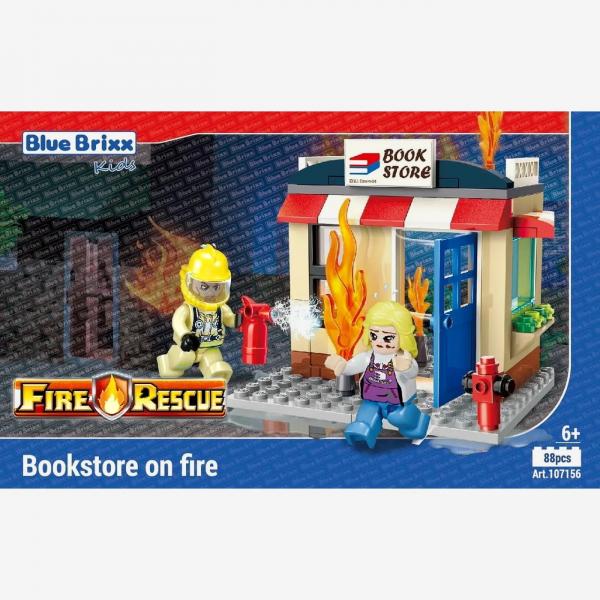 Stadtfeuerwehr: Brennender Bücherladen