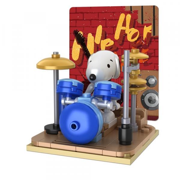 Snoopy plays the drums