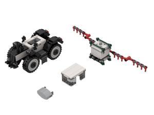 Heavy agricultural tractor with sprayer (6w)