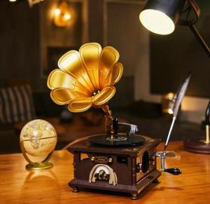 Retro gramophone