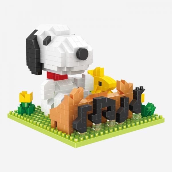Snoopy and Woodstock play the piano  (diamond blocks)