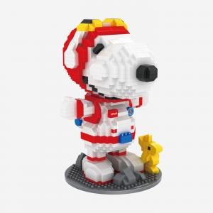 Astronaut Snoopy (diamond blocks)