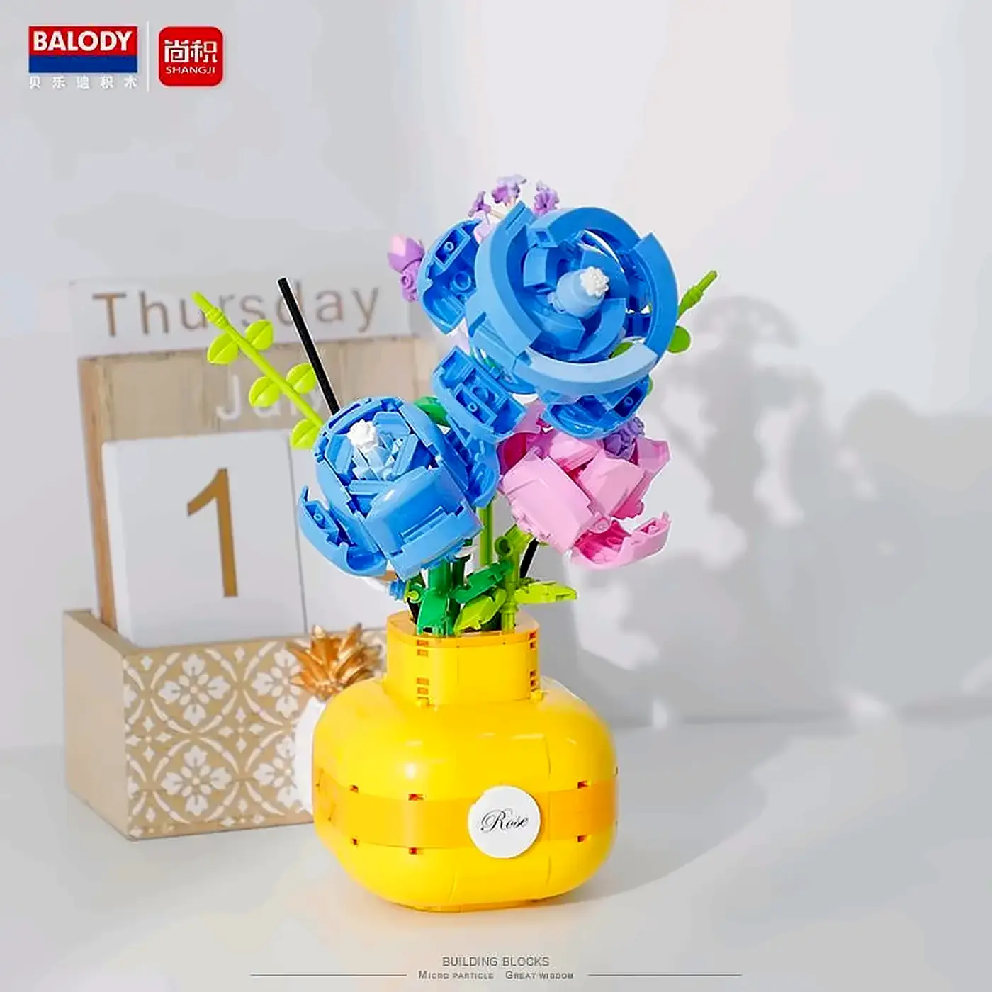 Roses in a vase (mini blocks)